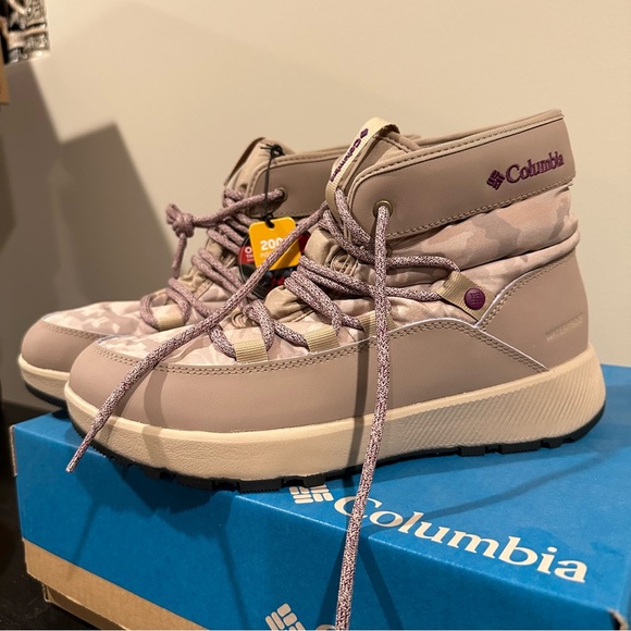 Columbia winter boots SLOPESIDE VILLAGE" OMNI-HEAT MID - Picture 1 of 10